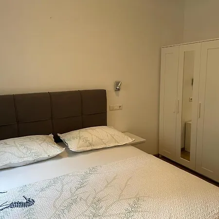 Franic شقة Sućuraj